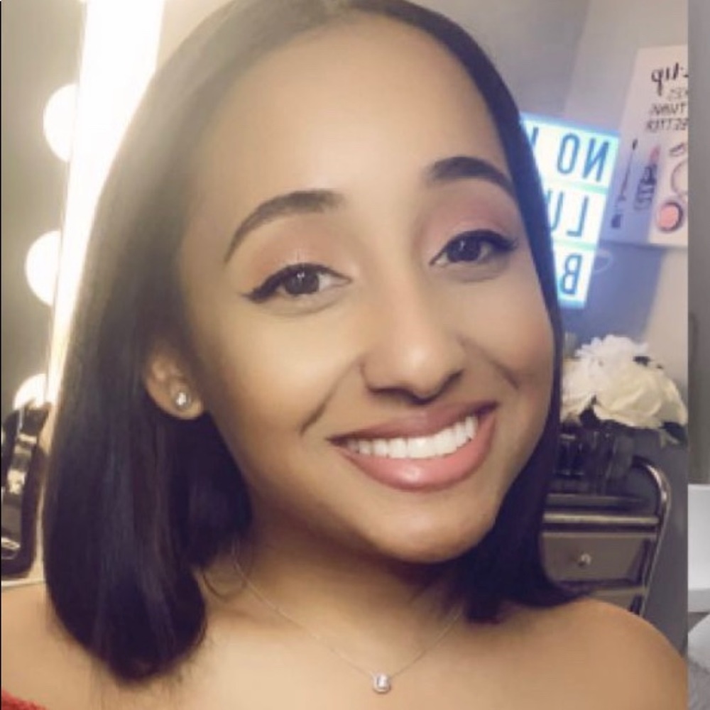 Meet your Posher, Tiara